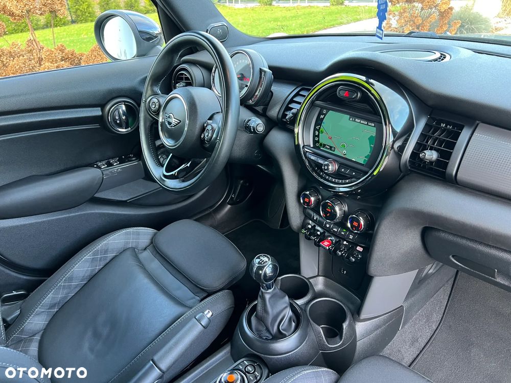 MINI Cooper 60 Years Chili - 34