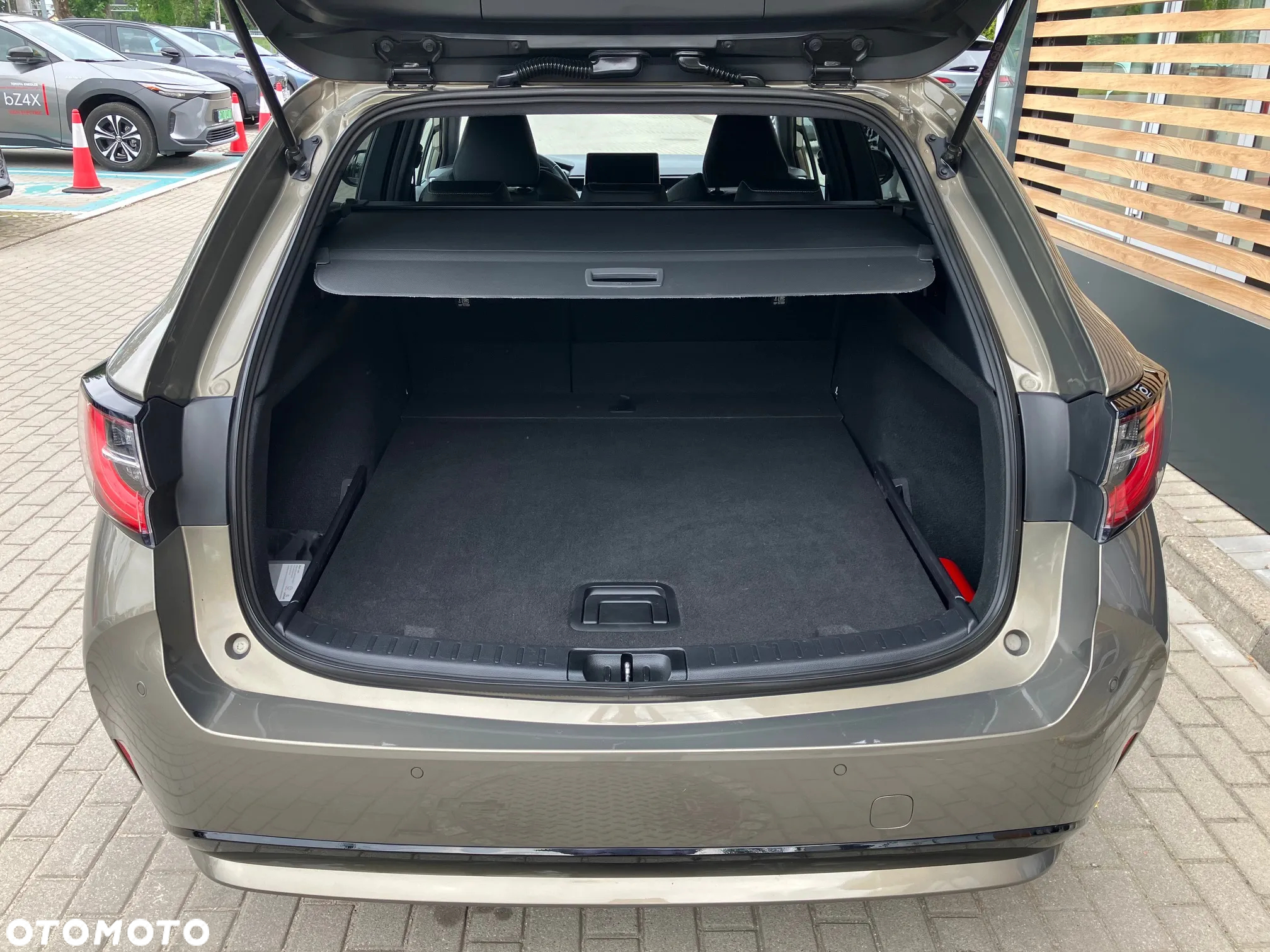 Toyota Corolla 1.8 Hybrid Comfort - 8