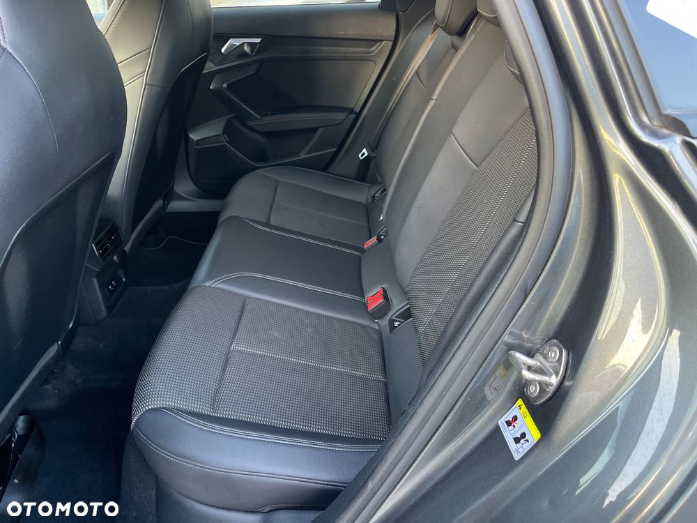 Audi A3 Sportback 30 TFSI S line - 11