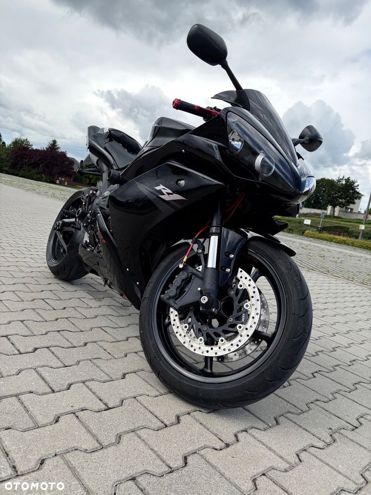 Yamaha R1 - 1