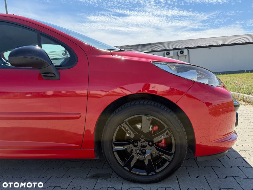Peugeot 207 - 8