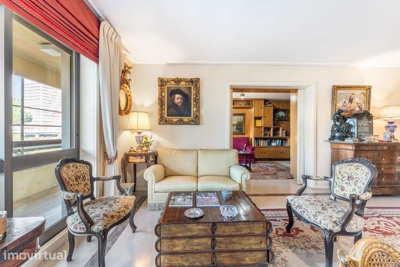 Apartamento T4 com piscina, Sete Rios, Lisboa - Grande imagem: 5/40