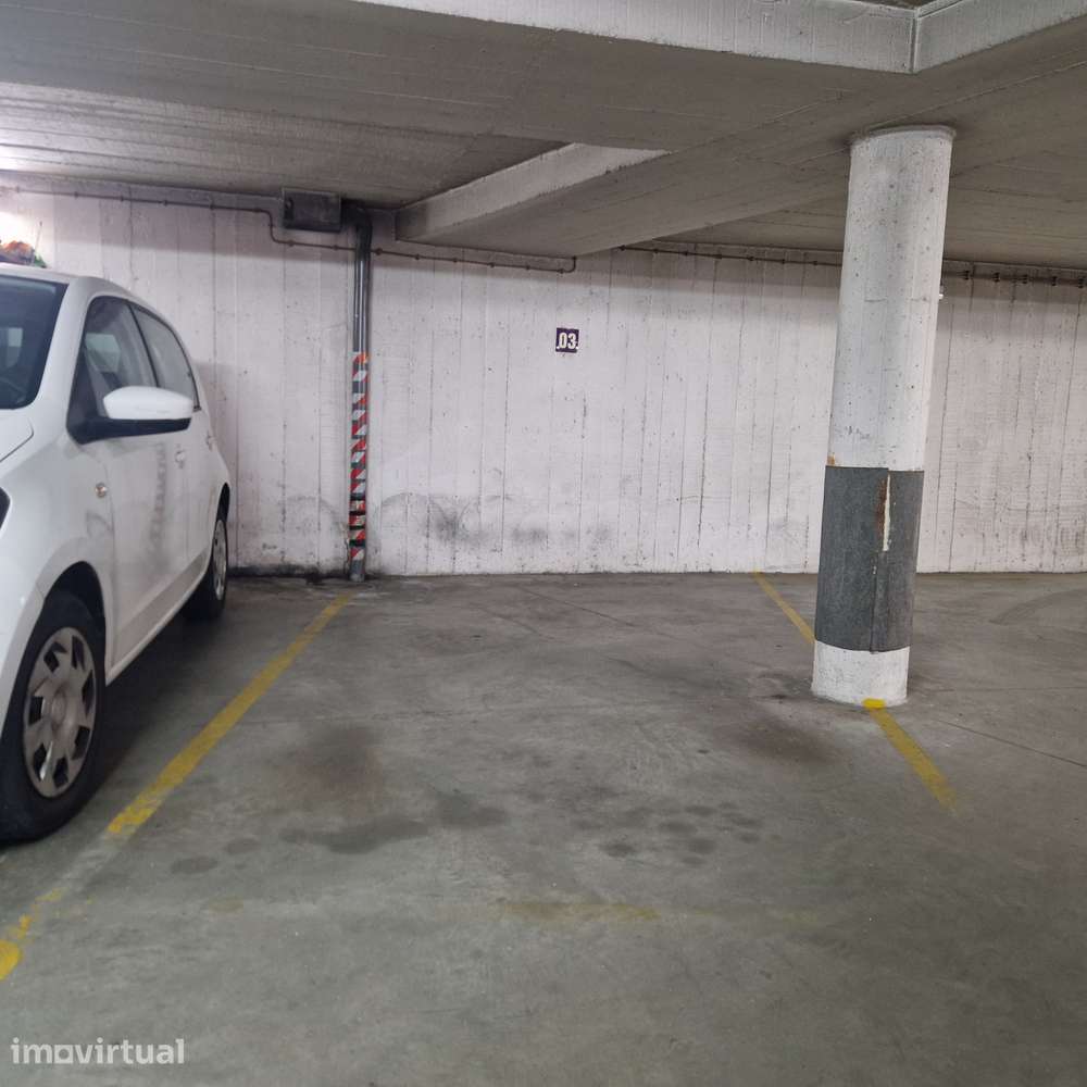 Parqueamento p/ Carro ou Motas - Grande imagem: 2/8