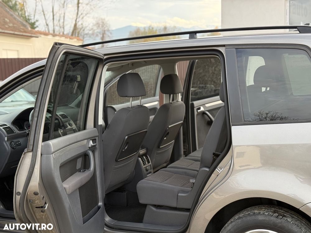 Volkswagen Touran ver-2-0-tdi-bluemotion-technology-highline - 7