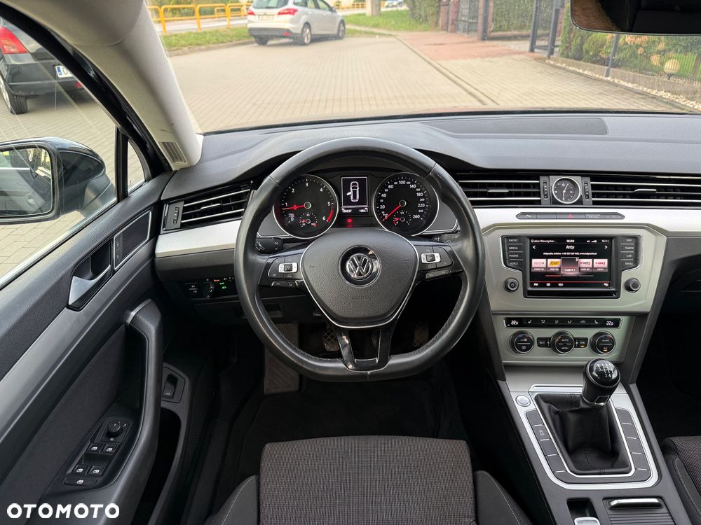 Volkswagen Passat 2.0 TDI (BlueMotion Technology) Comfortline - 25
