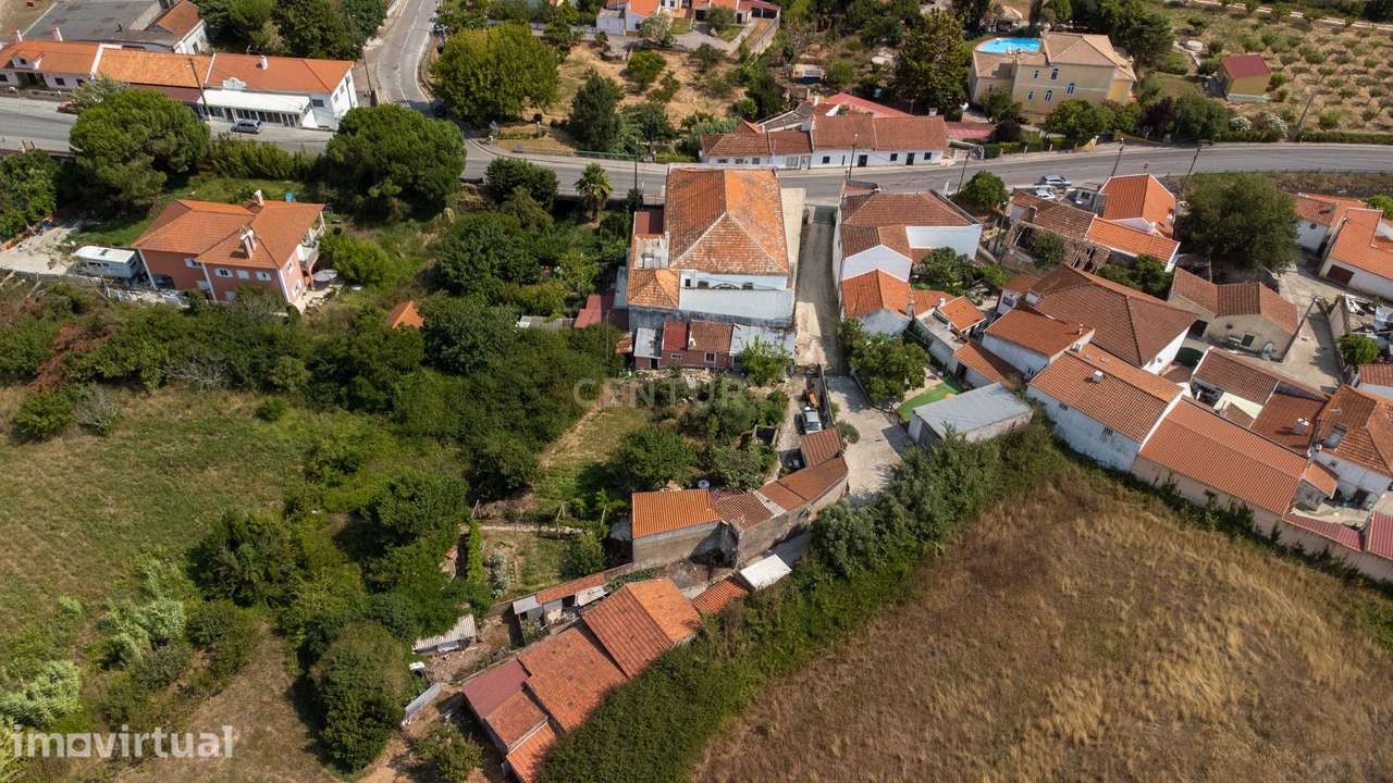 Oportunidade Única em Torres Vedras: Armazém com grande Potencial - Grande imagem: 5/26