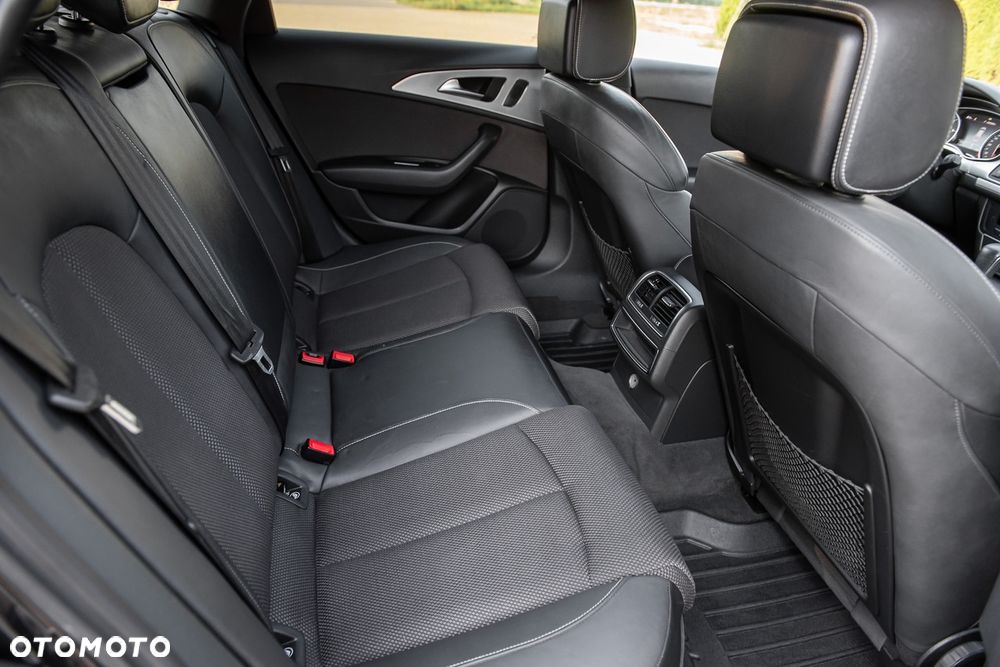 Audi A6 Avant 2.0 TDI quattro S tronic - 32