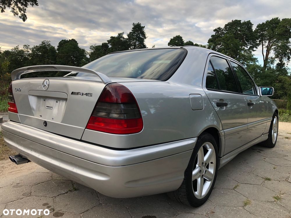 Mercedes-Benz Klasa C 43 AMG - 17