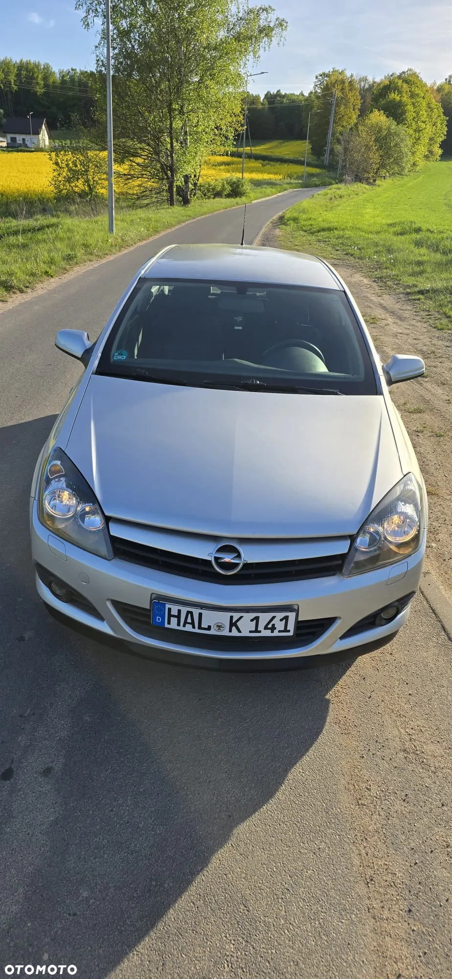 Opel Astra III GTC 1.6 Cosmo - 3