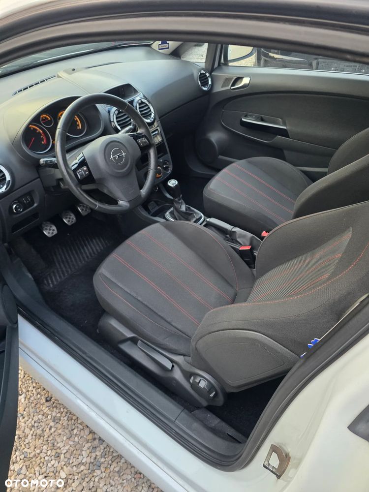 Opel Corsa 1.4 16V Color Race - 4