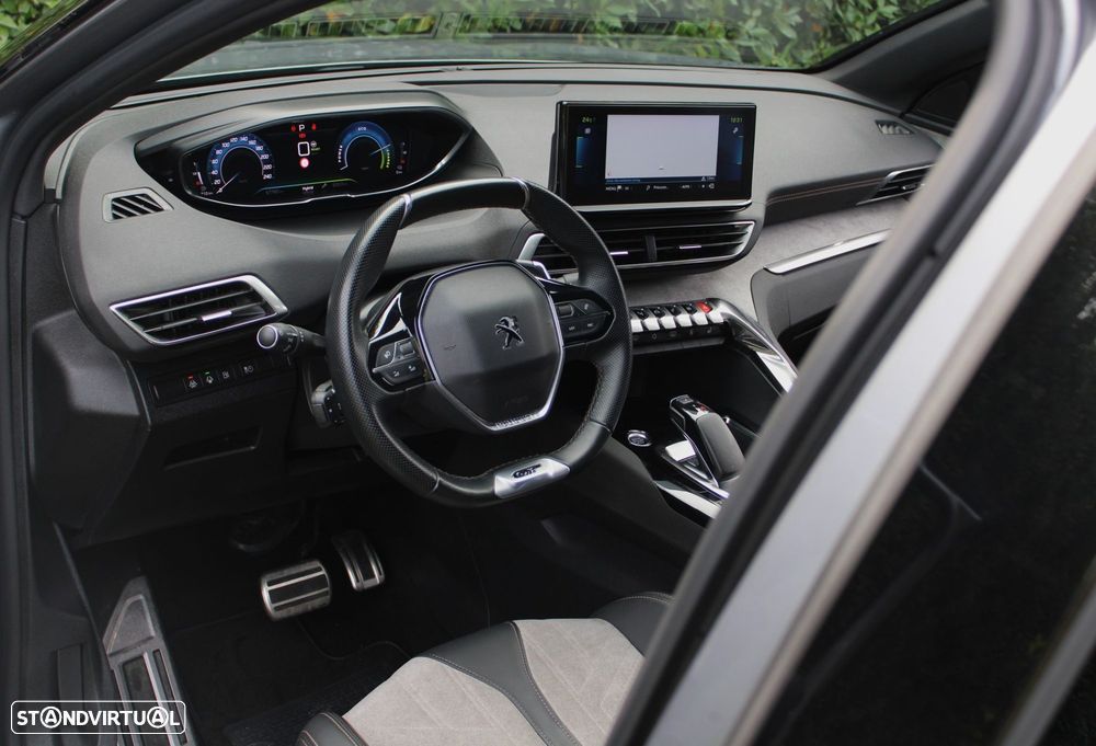 Peugeot 3008 1.6 Hybrid GT Pack e-EAT8 - 21