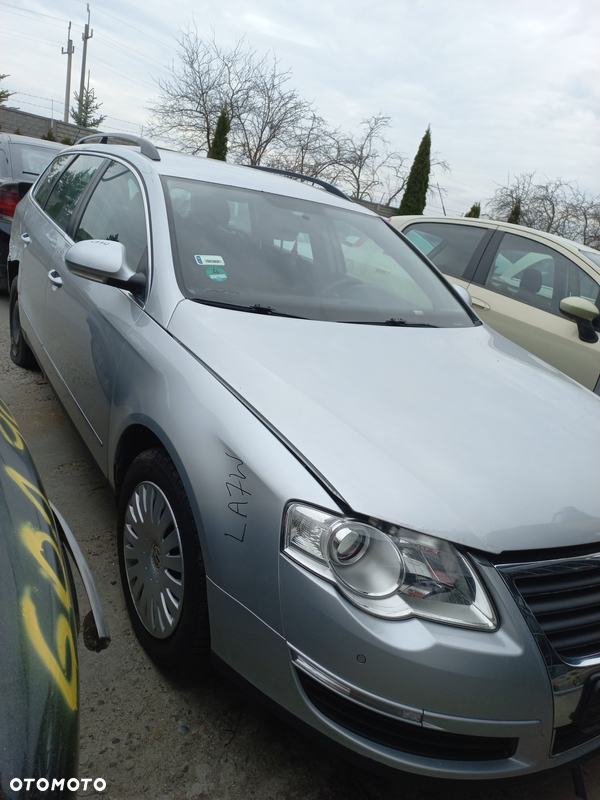 na części vw passat b6 04- z silnikiem 2.0 tdi o oznaczeniu bmp kod lakieru LA7W silnik palący