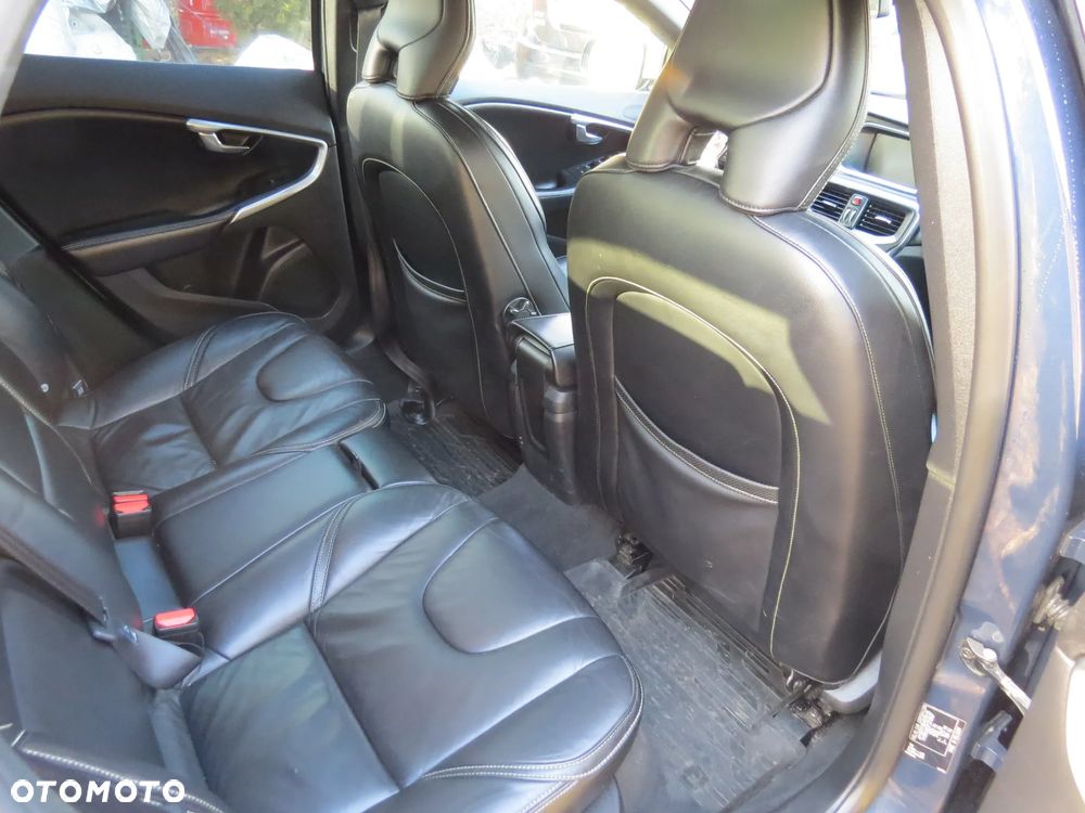 VOLVO V40 II 2.0 D4 D4204T14 LAKIER 498-46 NA CZĘŚCI - 17