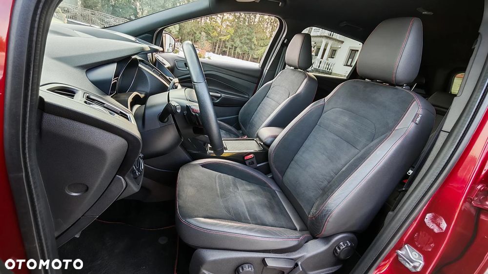 Ford Kuga 2.0 TDCi 4x4 ST-Line - 24