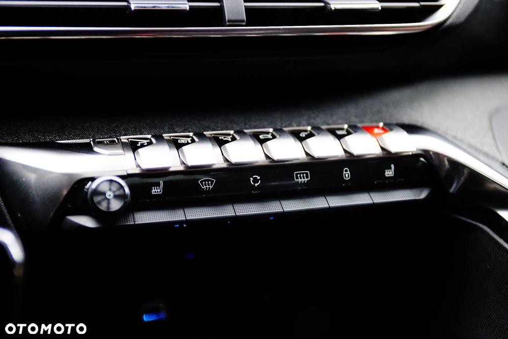 Peugeot 5008 1.6 BlueHDI Allure S&S - 21