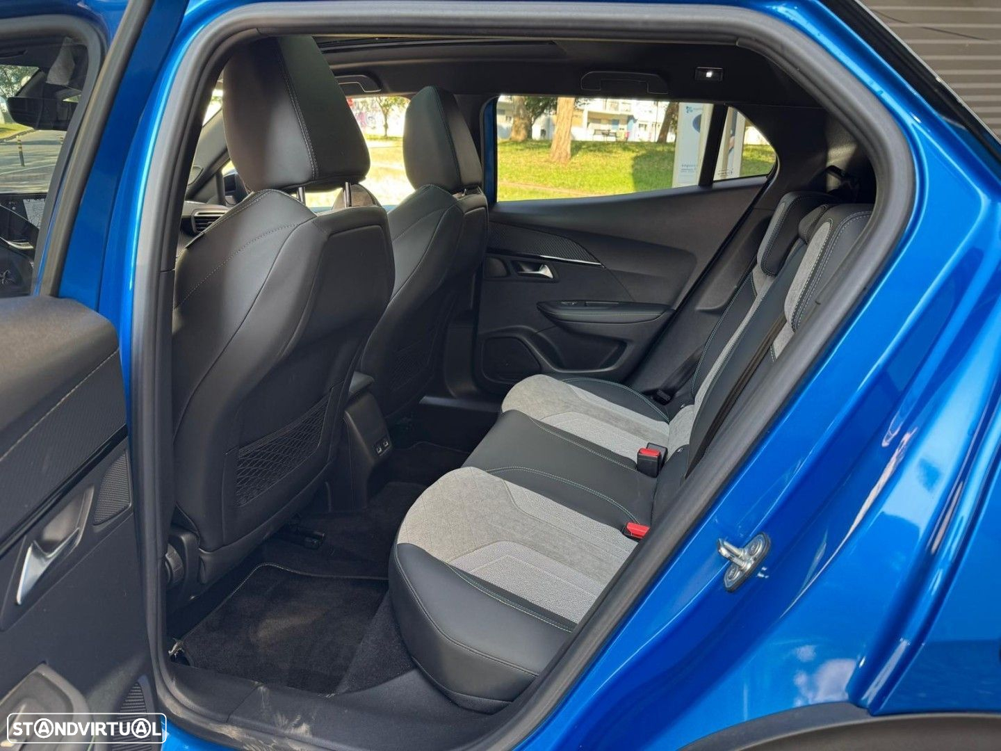 Peugeot e-2008 50 kWh GT Line - 14