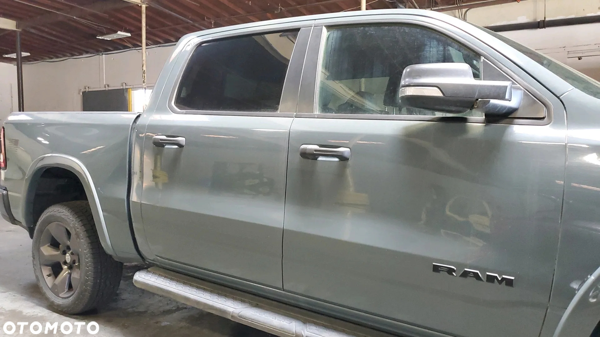 RAM 1500 Crew Cab Shortbed Bighorn - 10