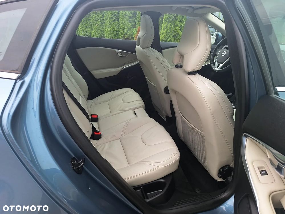 Volvo V40 D2 Summum - 17