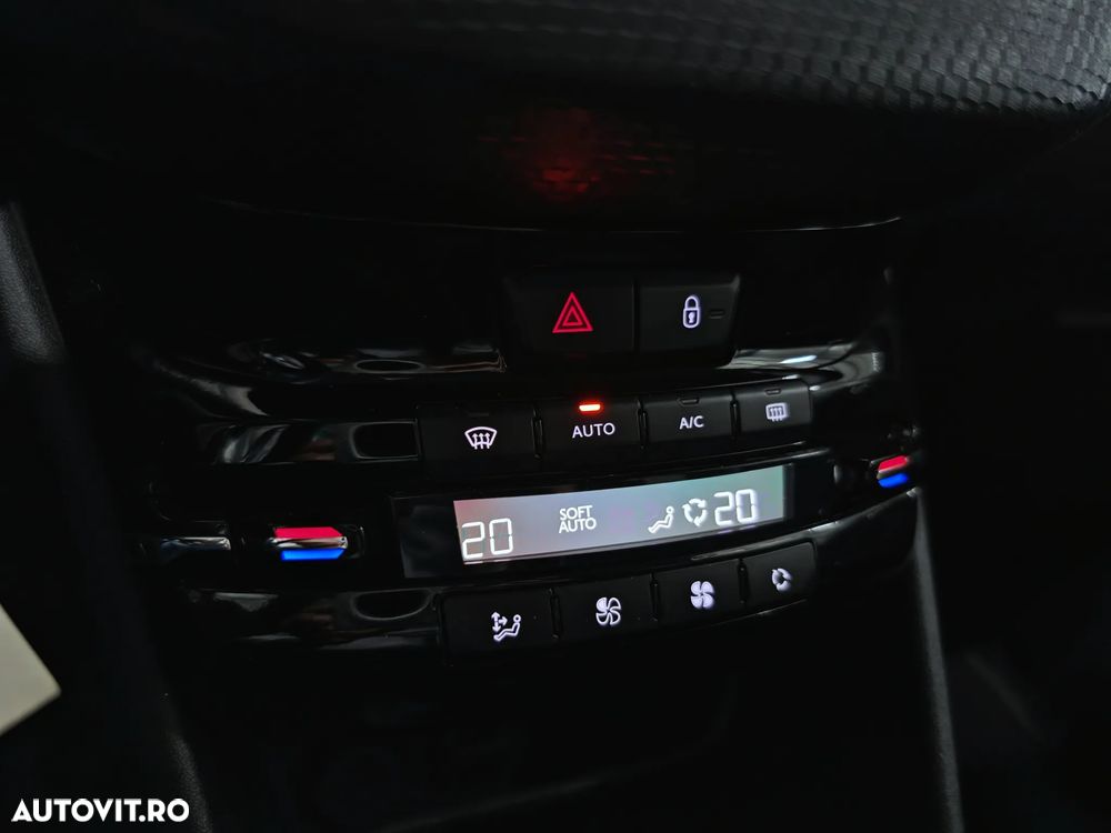 Peugeot 2008 PureTech 130 Stop&Start EAT6 Signature - 18