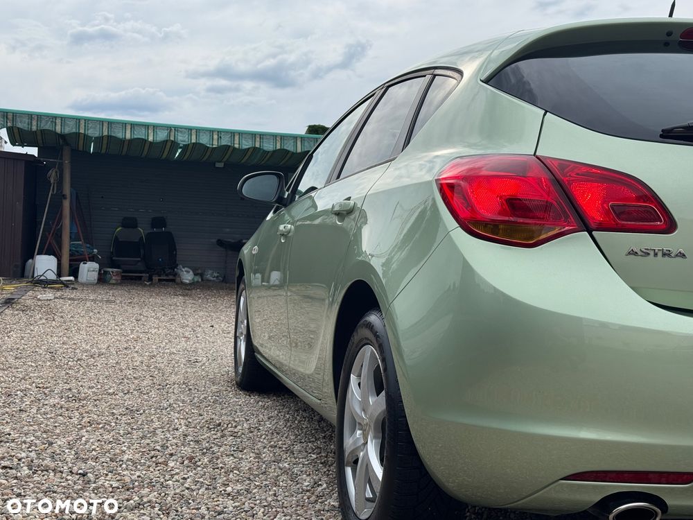 Opel Astra 1.4 Turbo 150 Jahre - 11