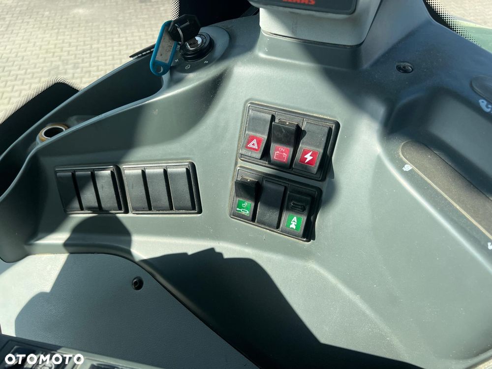 Claas AXION 810 - 10