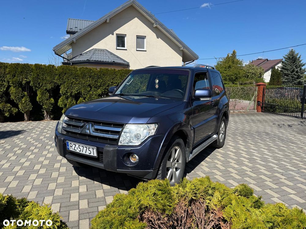 Mitsubishi Pajero 3.2 DI-D Intense - 1