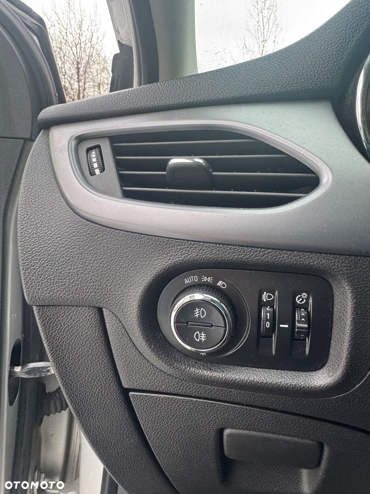 Opel Astra 1.6 CDTI Sport - 20