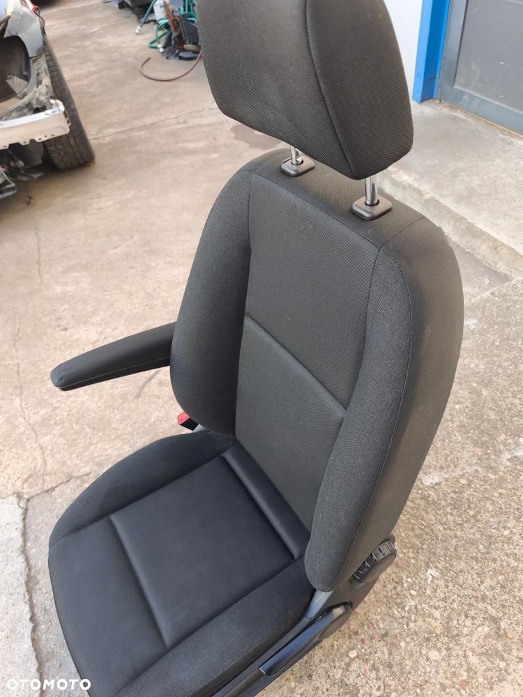 Fotel kierowcy lewy Sprinter 907 - 4