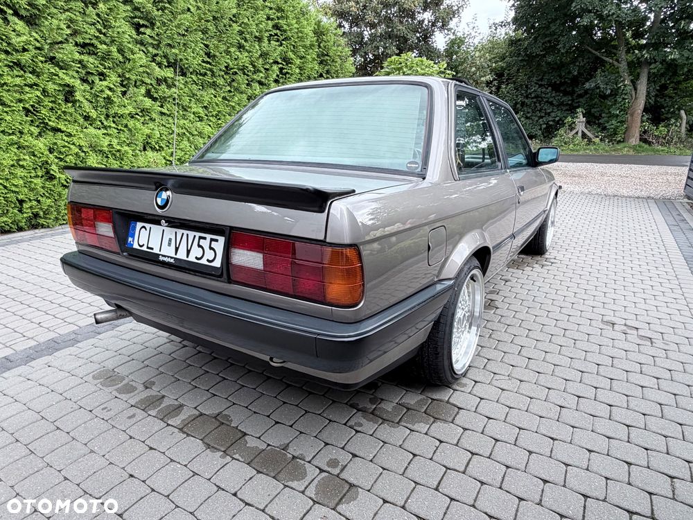 BMW Seria 3 318i - 10