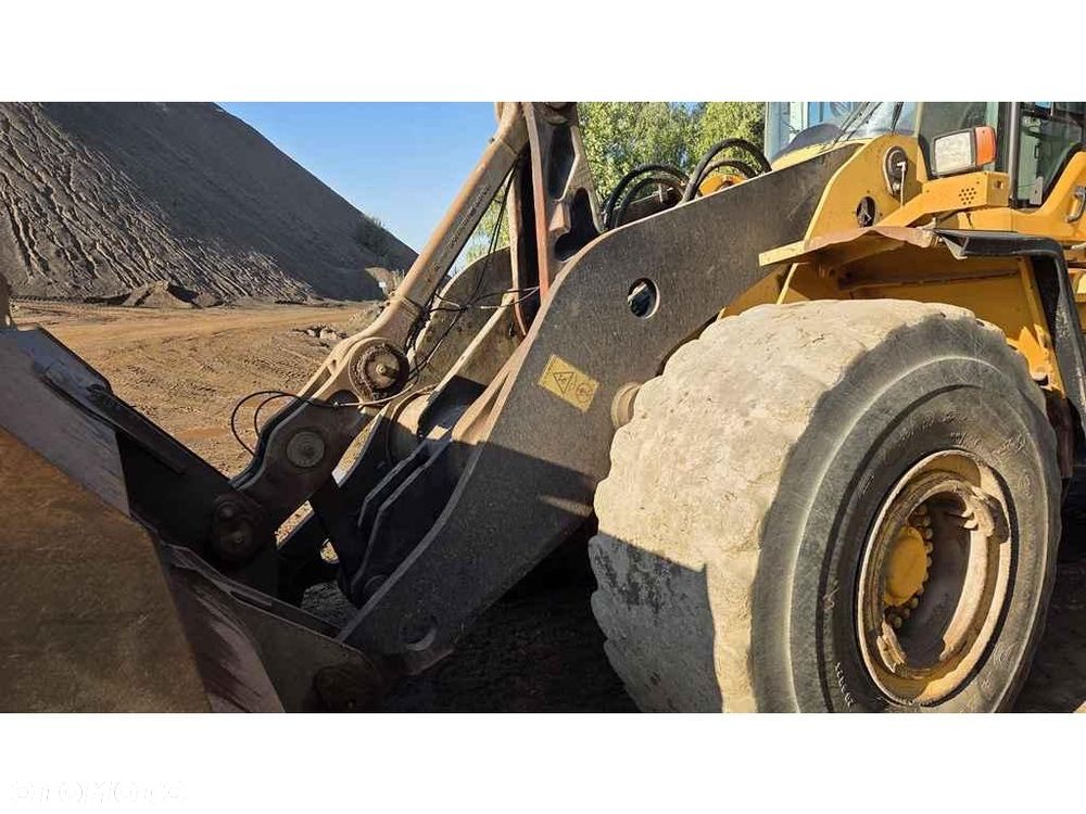 Volvo L220 - 14