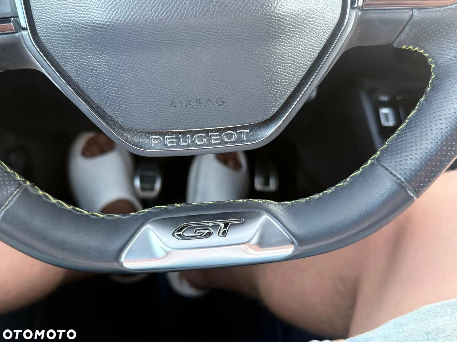 Peugeot 208 PureTech 100 GT - 18