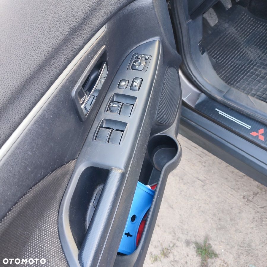 Mitsubishi ASX 1.8 DID Inform - 16