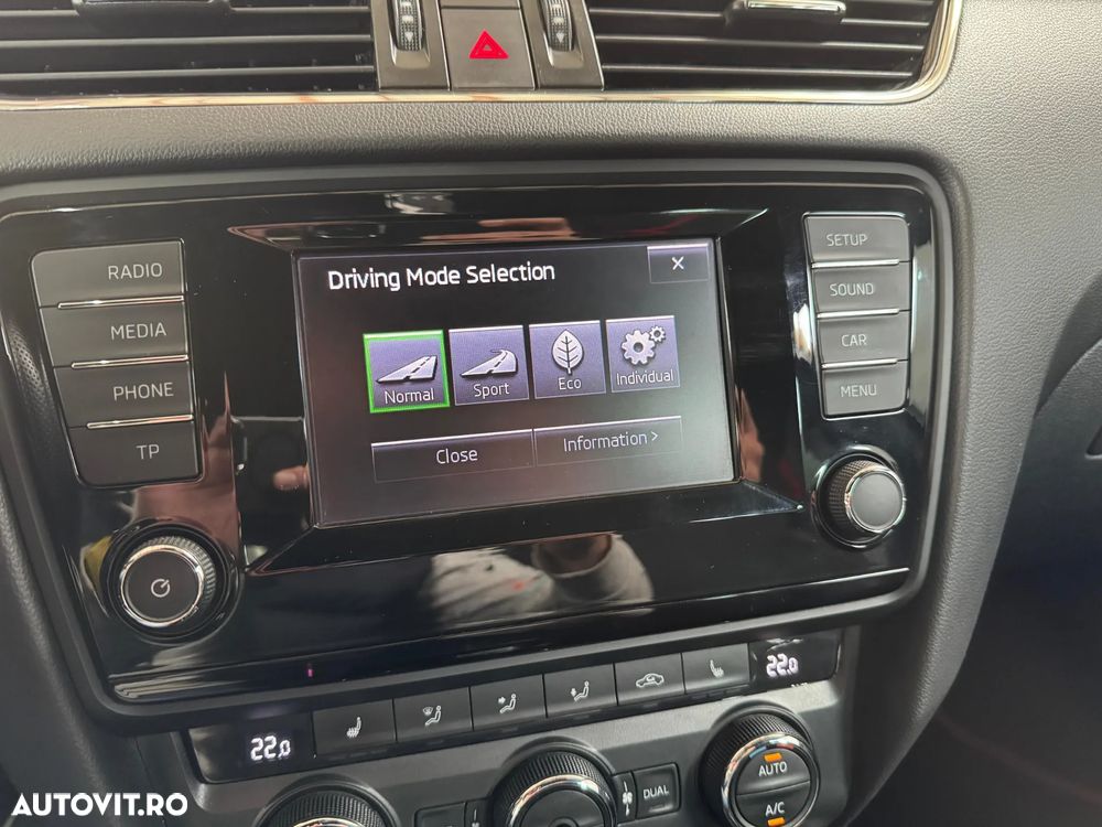 Skoda Octavia Combi Diesel 2.0 TDI RS - 15
