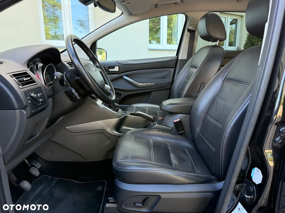 Ford Kuga - 25