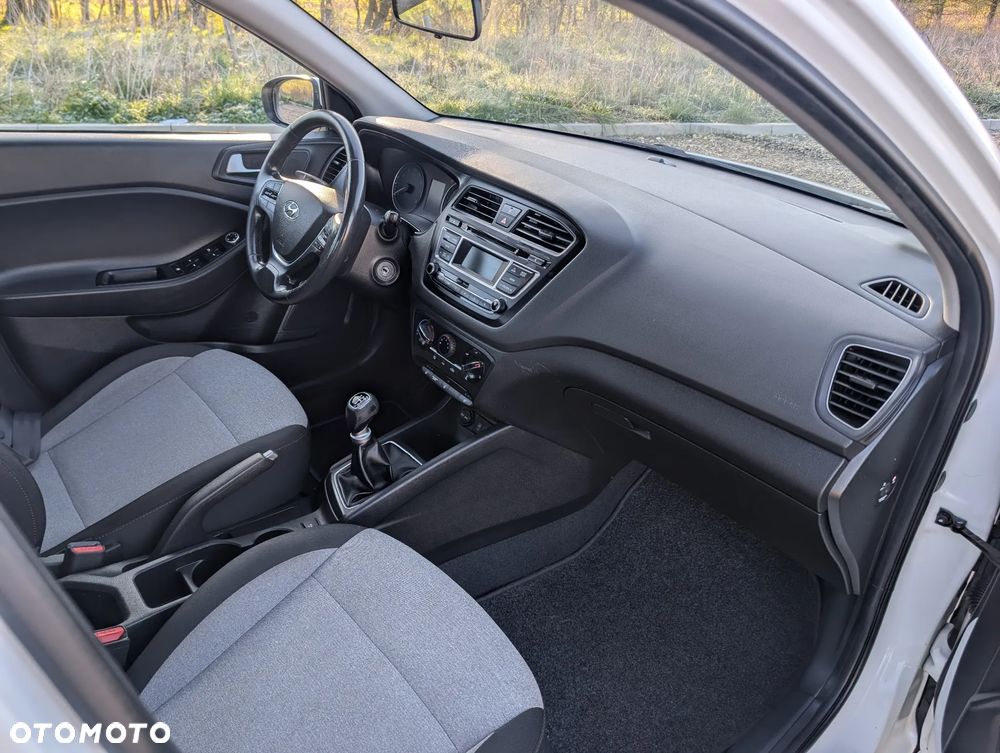 Hyundai i20 1.2 BlueDrive Comfort - 10