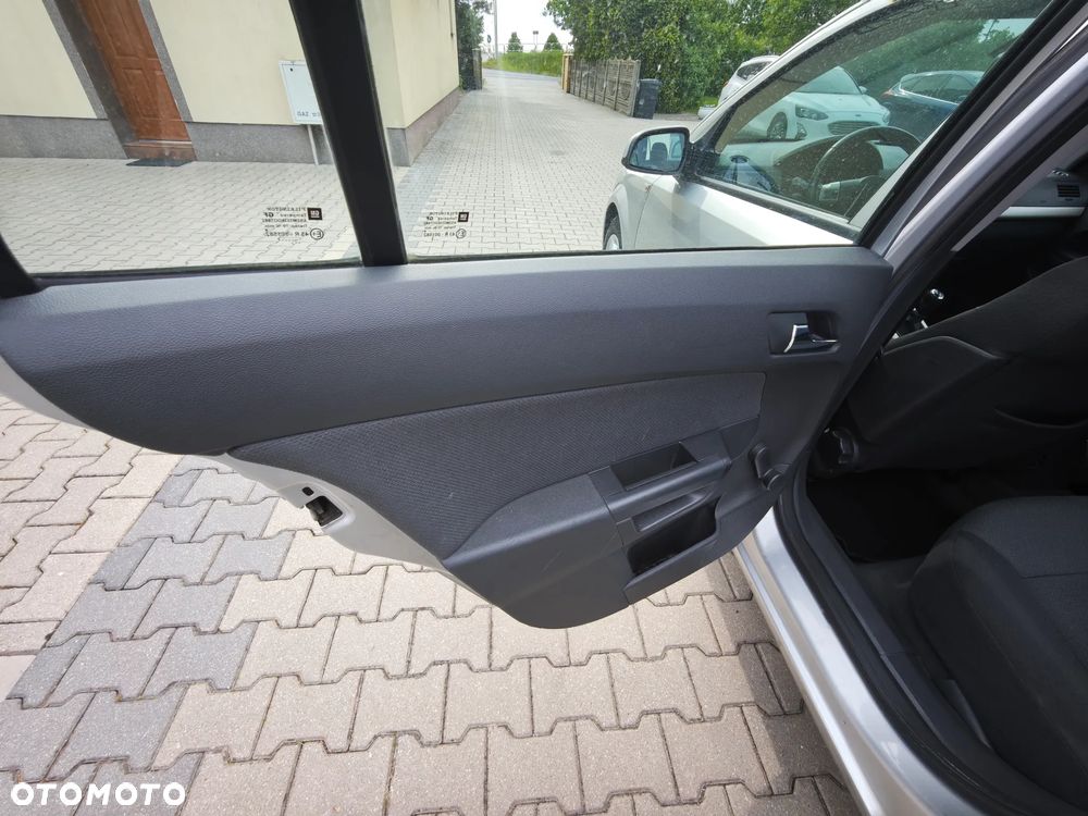Opel Astra 1.6 Catch me - 25