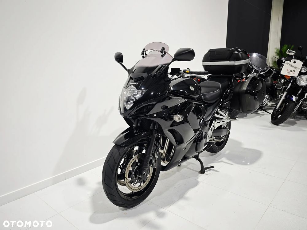 Suzuki GSX - 11