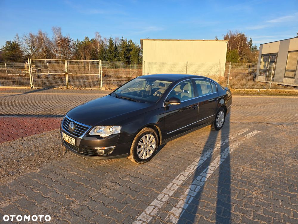 Volkswagen Passat 2.0 TDI DSG Highline - 1