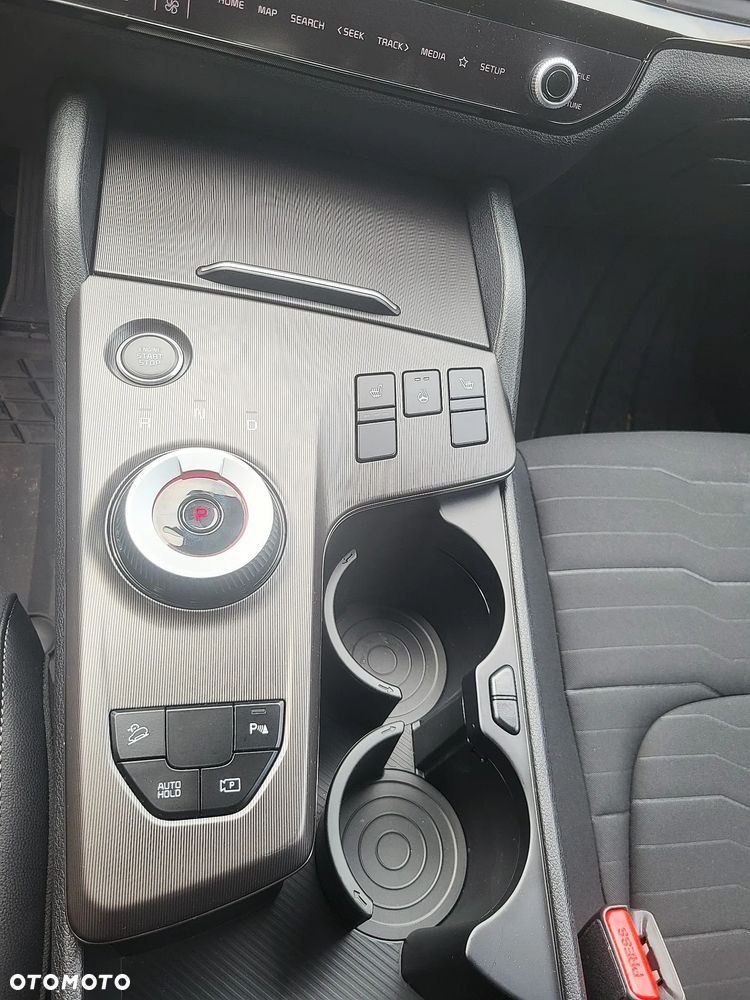 Kia Sportage 1.6 T-GDI HEV Anniversary 2WD - 8