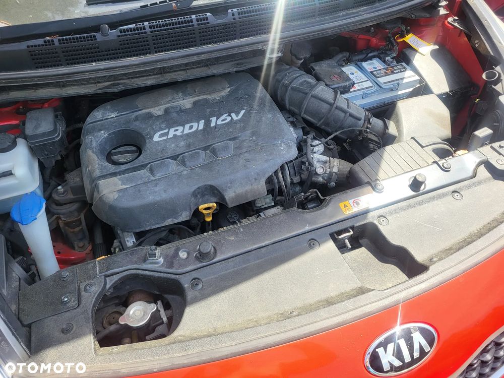 Kia Carens 1.7 CRDi Spirit - 31