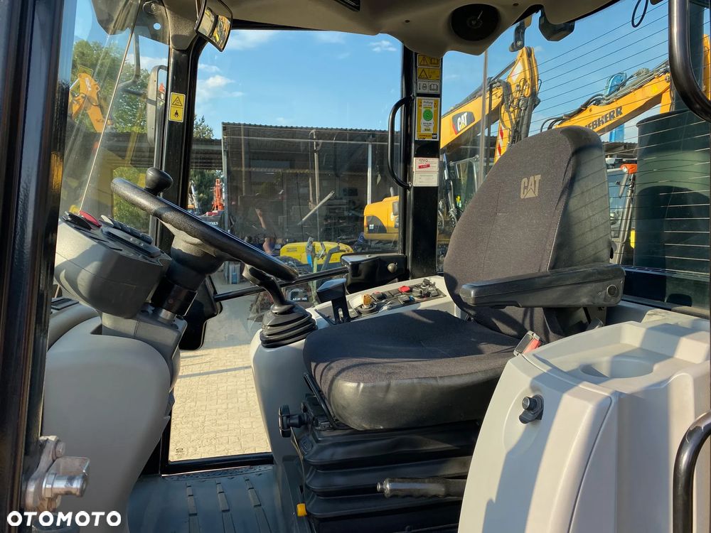 Caterpillar CAT 906H2, 2013 ROK, ŁYŻKA OTWIERANA + WIDŁY, z NIEMIEC, SUPER STAN, - 15