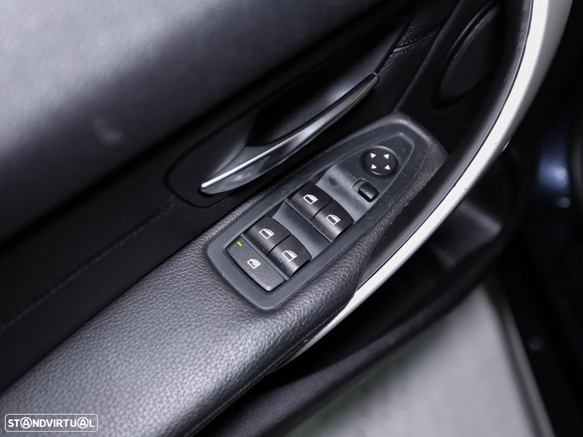 BMW 320 d Touring - 13