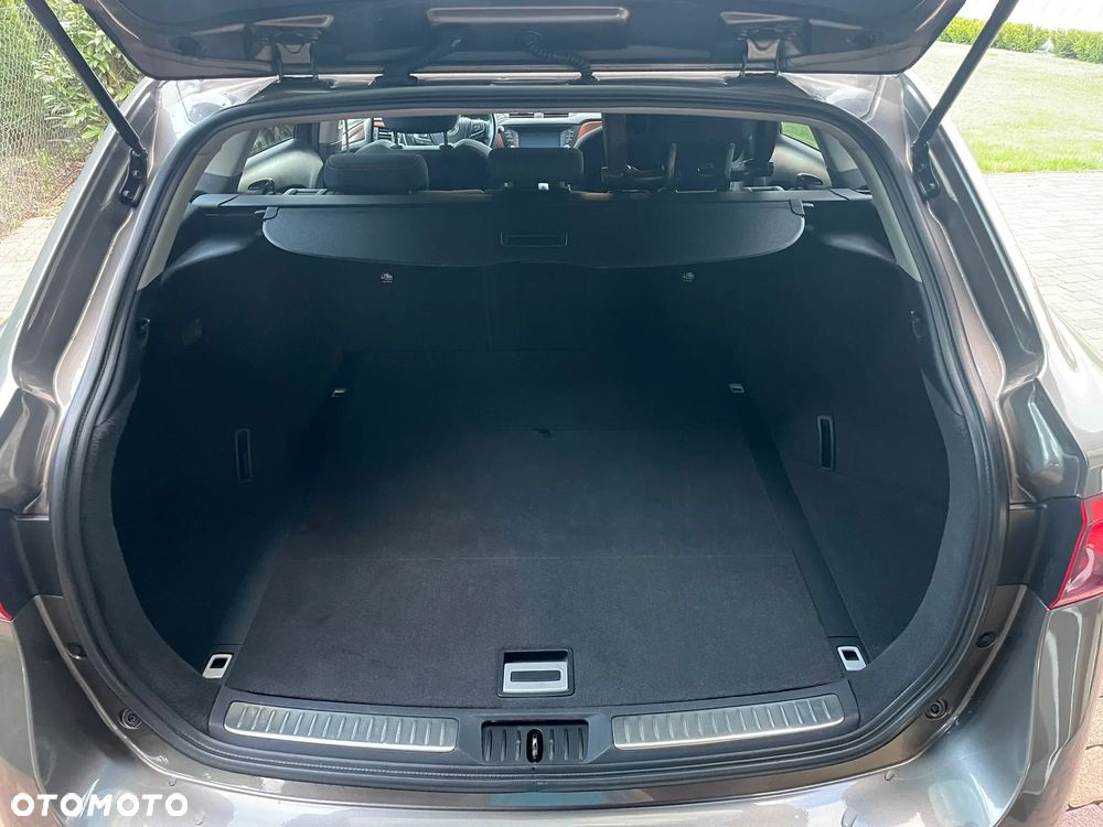 Toyota Avensis 1.8 Premium MS - 10