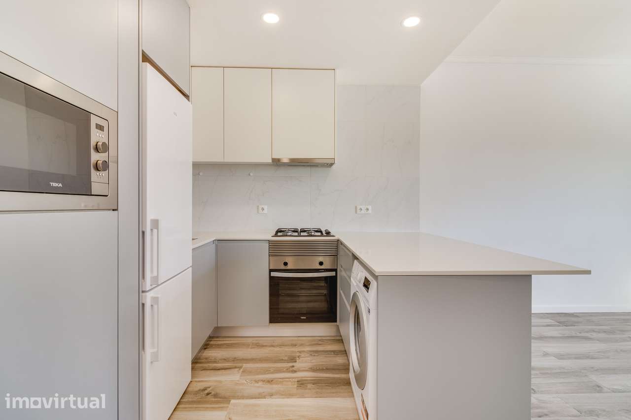 Apartamento totalmente remodelado | Elevador - Grande imagem: 2/16