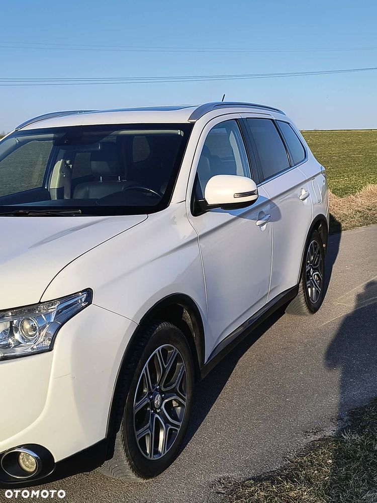 Mitsubishi Outlander 2.2 DID Instyle Navi 4WD - 13