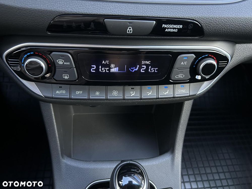 Hyundai i30 1.0 T-GDI Smart DCT - 26