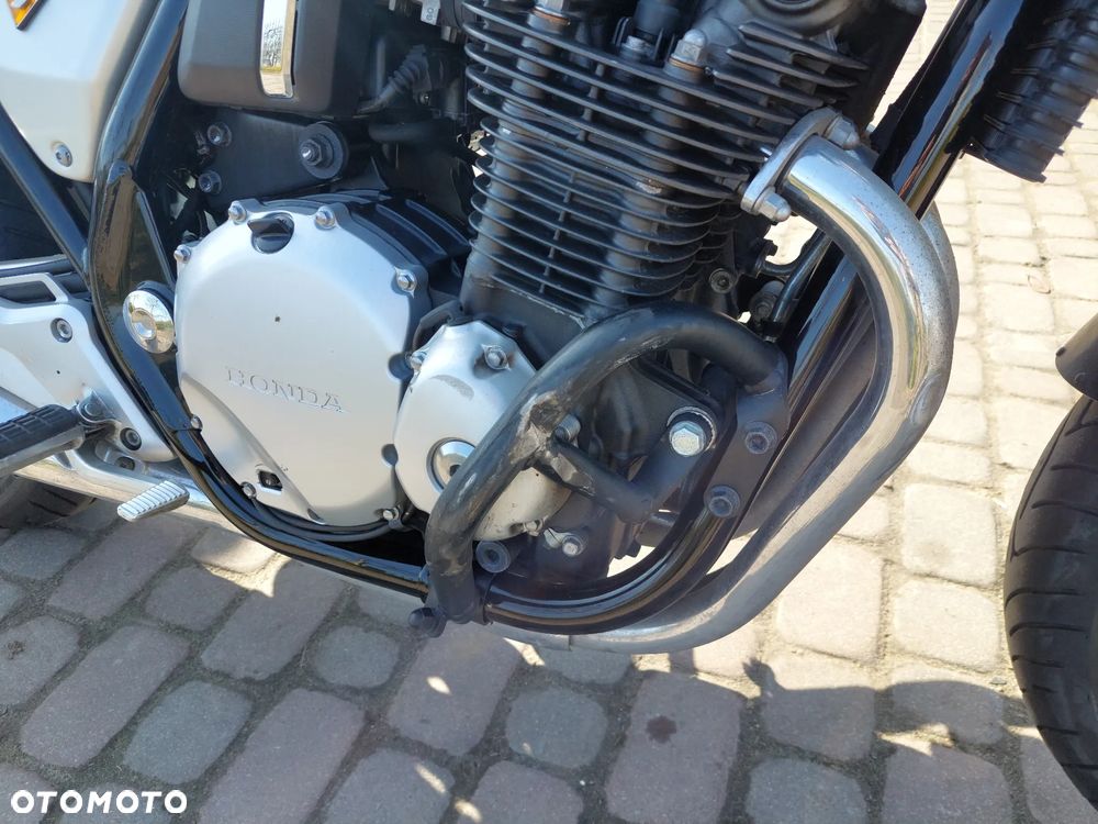 Honda CB - 16