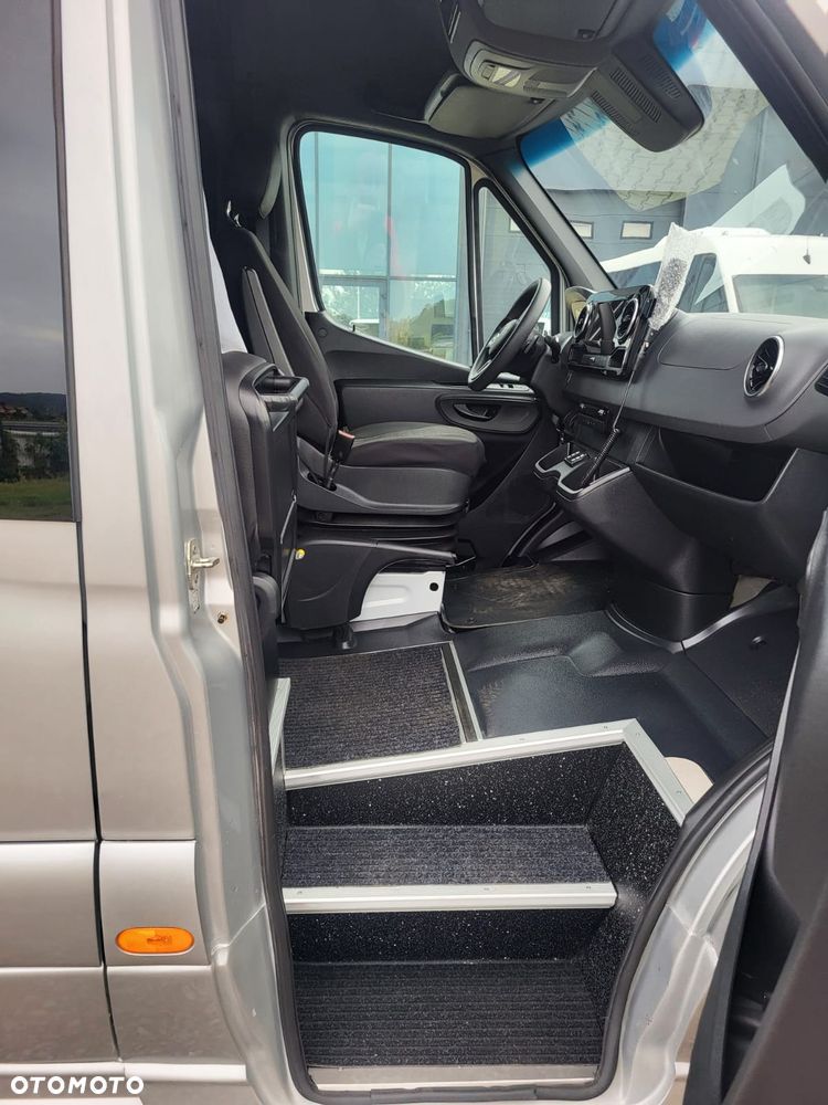 Mercedes-Benz Sprinter 517 CDI NOWA ZABUDOWA 24 miejsca +3 stojące - 8