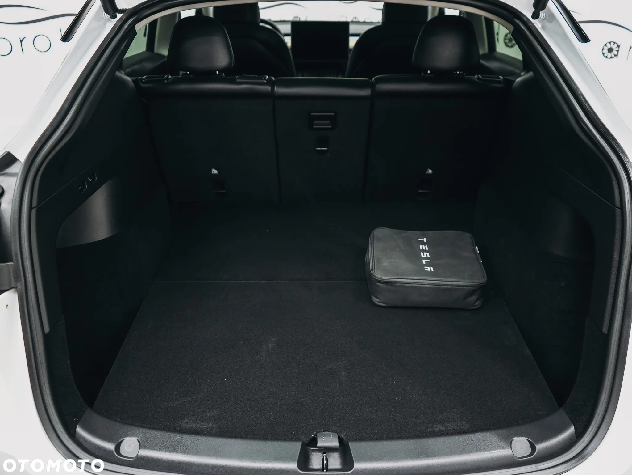 Tesla Y Model Long Range Dual Motor AWD - 34