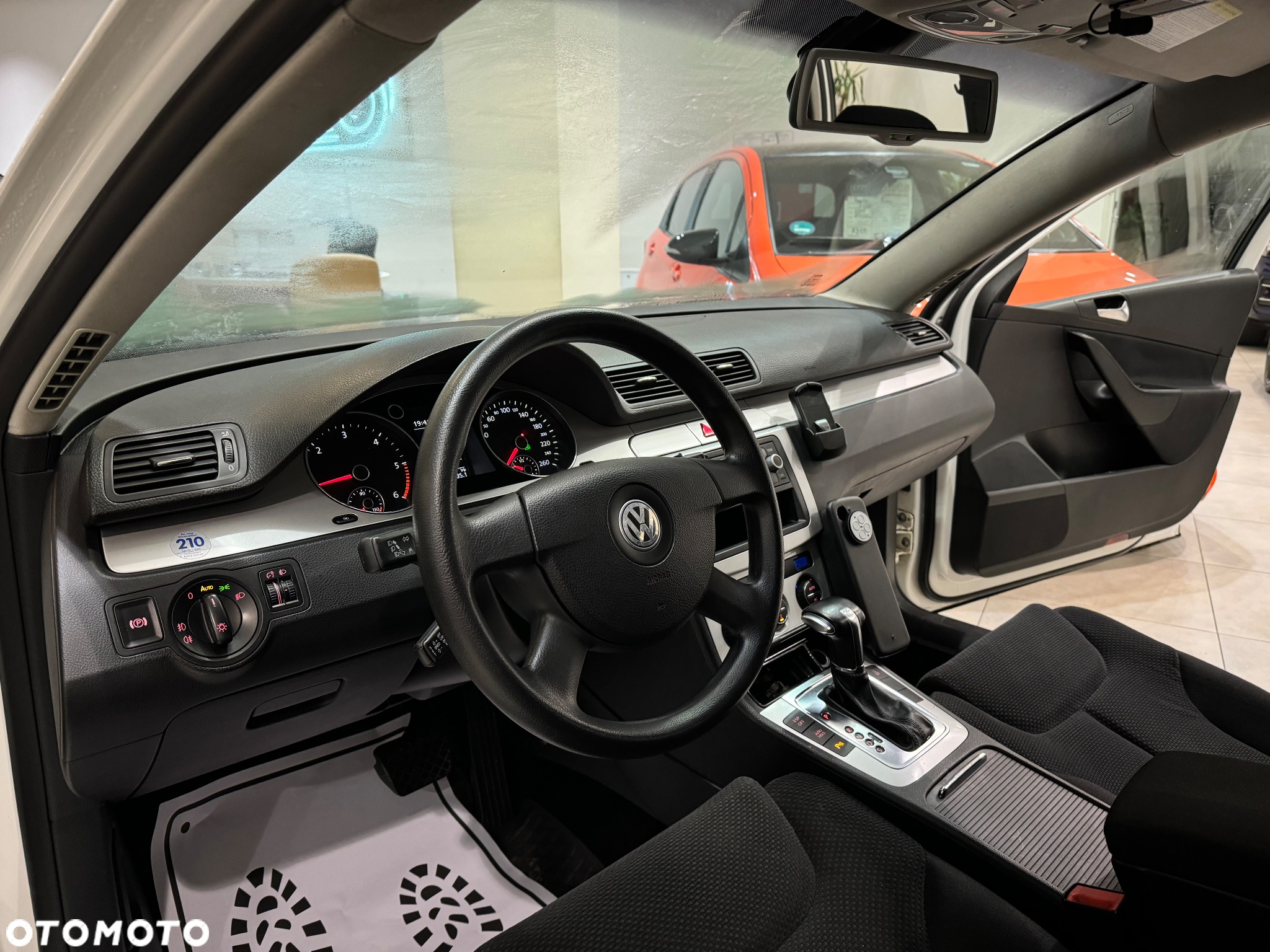 Volkswagen Passat 2.0 TDI Comfortline DSG - 24